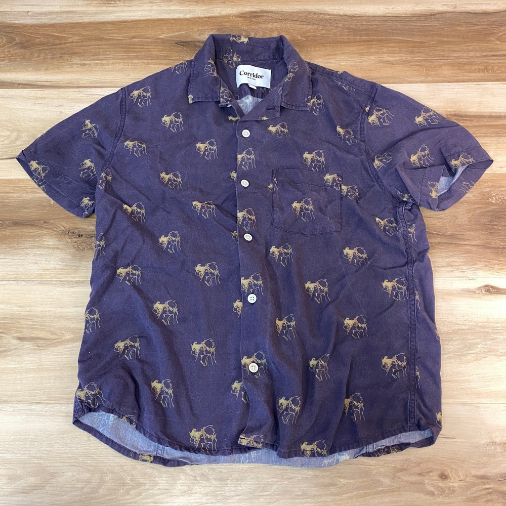 Corridor New York Mens Short Sleeve Button Down Shirt Medium All Over Kiss Print